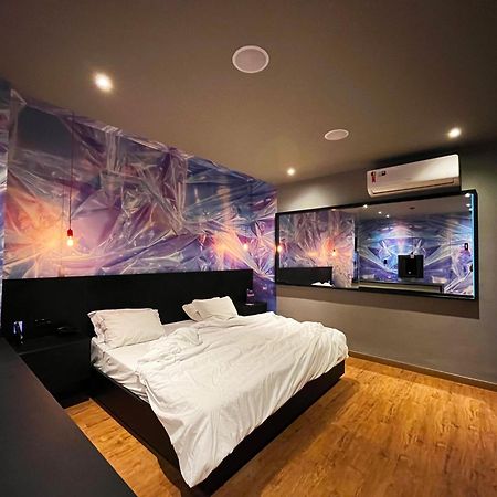 Tout Motel (Adults Only) กังปินาส ภายนอก รูปภาพ