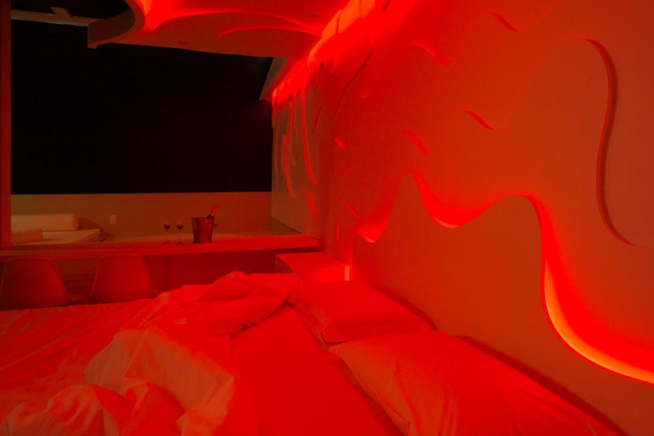 Tout Motel (Adults Only) กังปินาส ภายนอก รูปภาพ