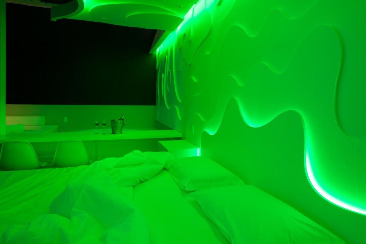 Tout Motel (Adults Only) กังปินาส ภายนอก รูปภาพ