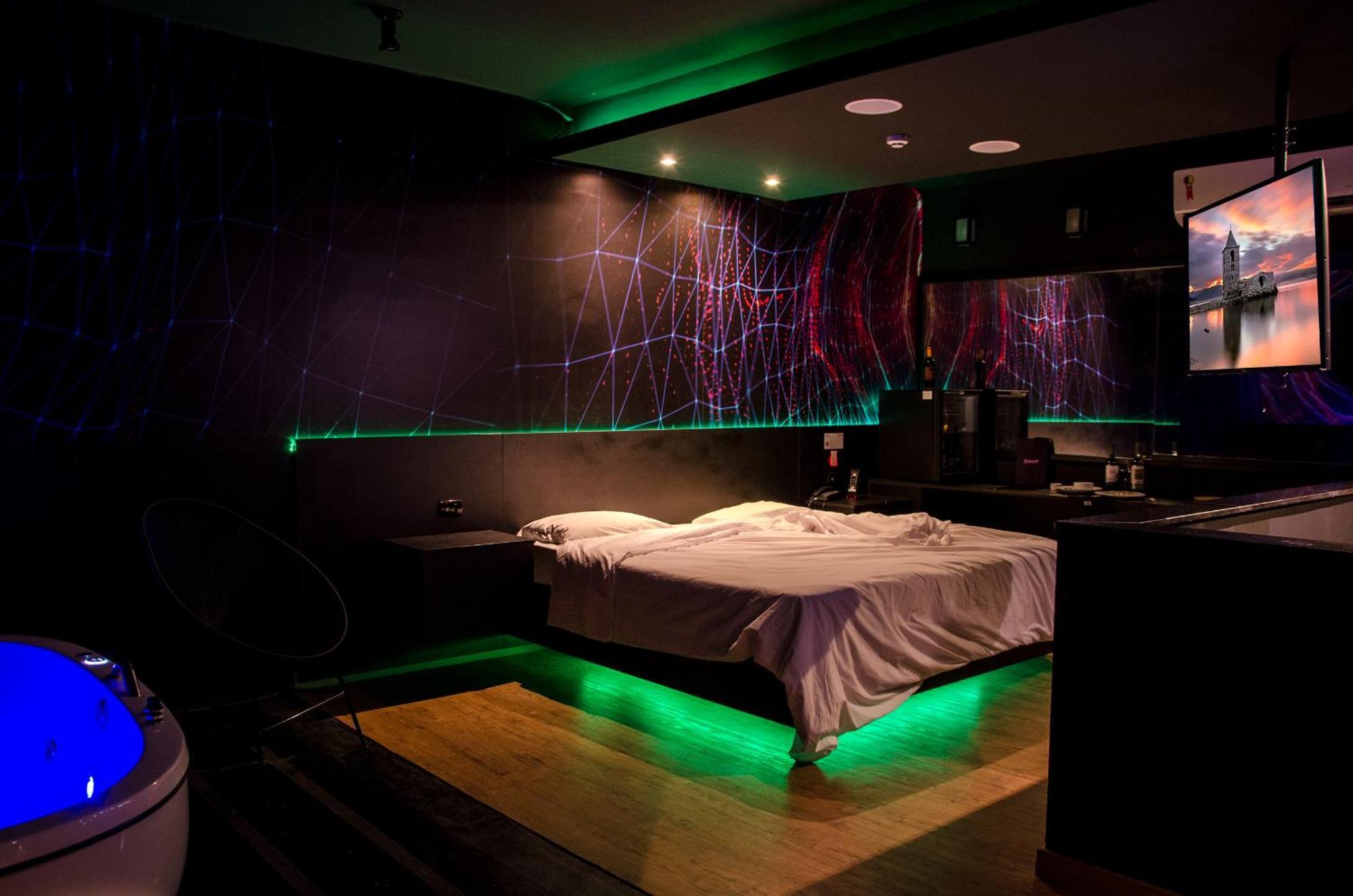 Tout Motel (Adults Only) กังปินาส ภายนอก รูปภาพ