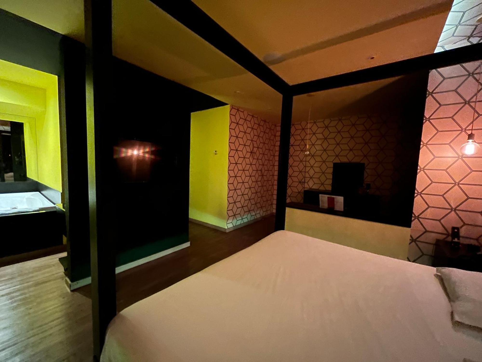 Tout Motel (Adults Only) กังปินาส ภายนอก รูปภาพ