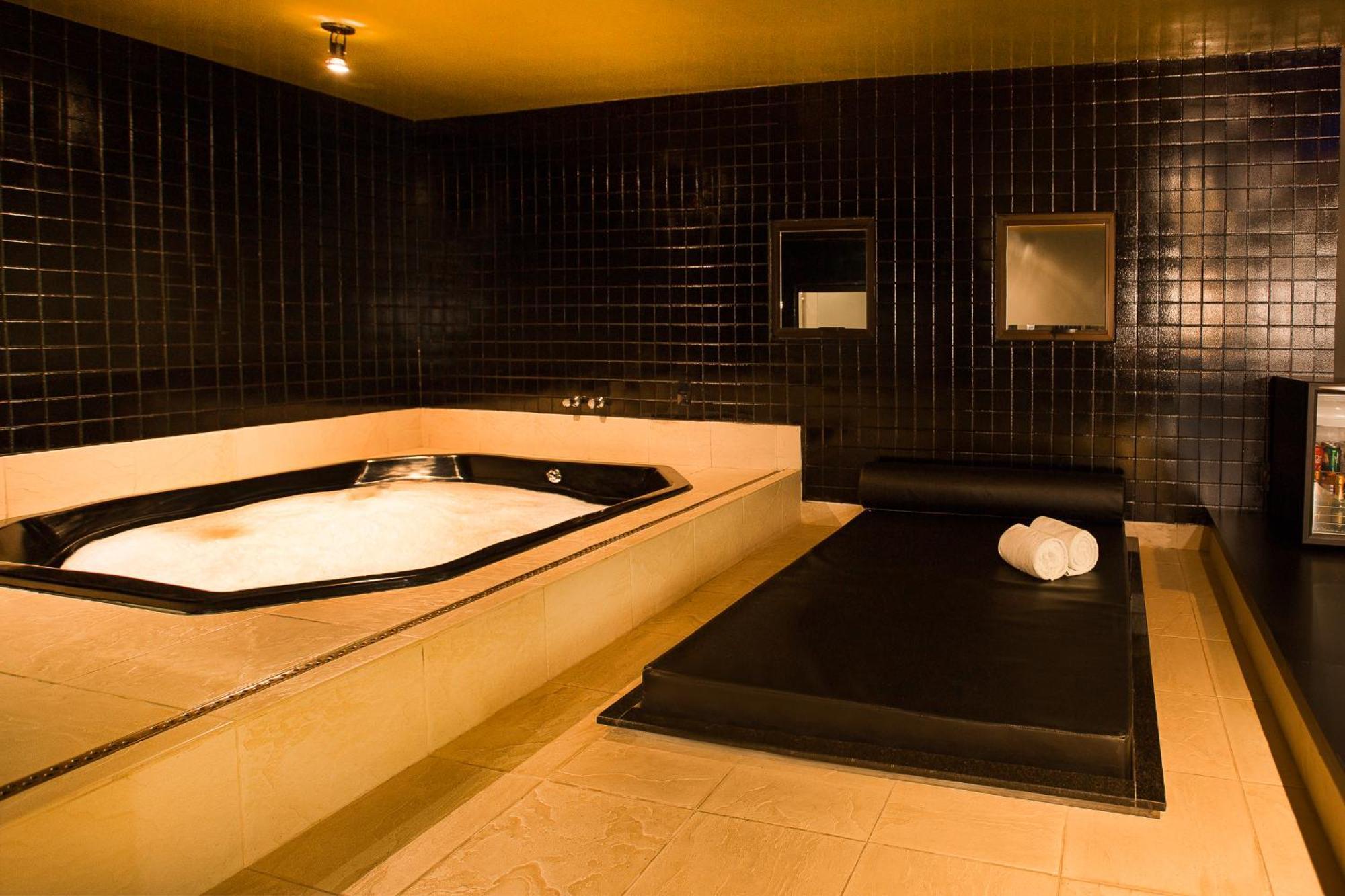Tout Motel (Adults Only) กังปินาส ภายนอก รูปภาพ