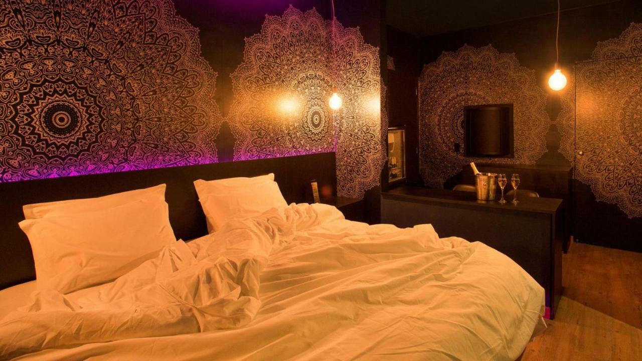 Tout Motel (Adults Only) กังปินาส ภายนอก รูปภาพ
